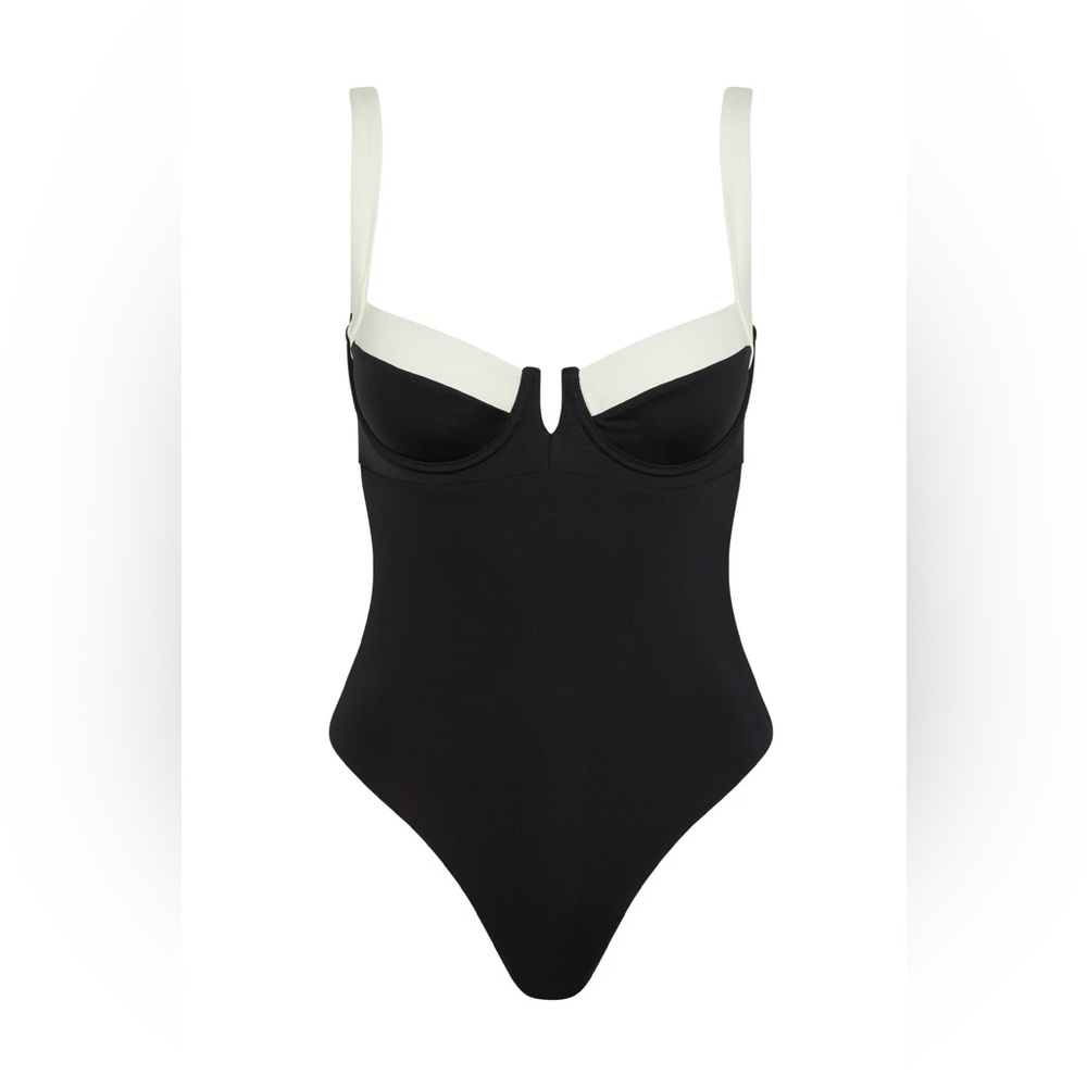 Clovelly One Piece in Black / Ivory
